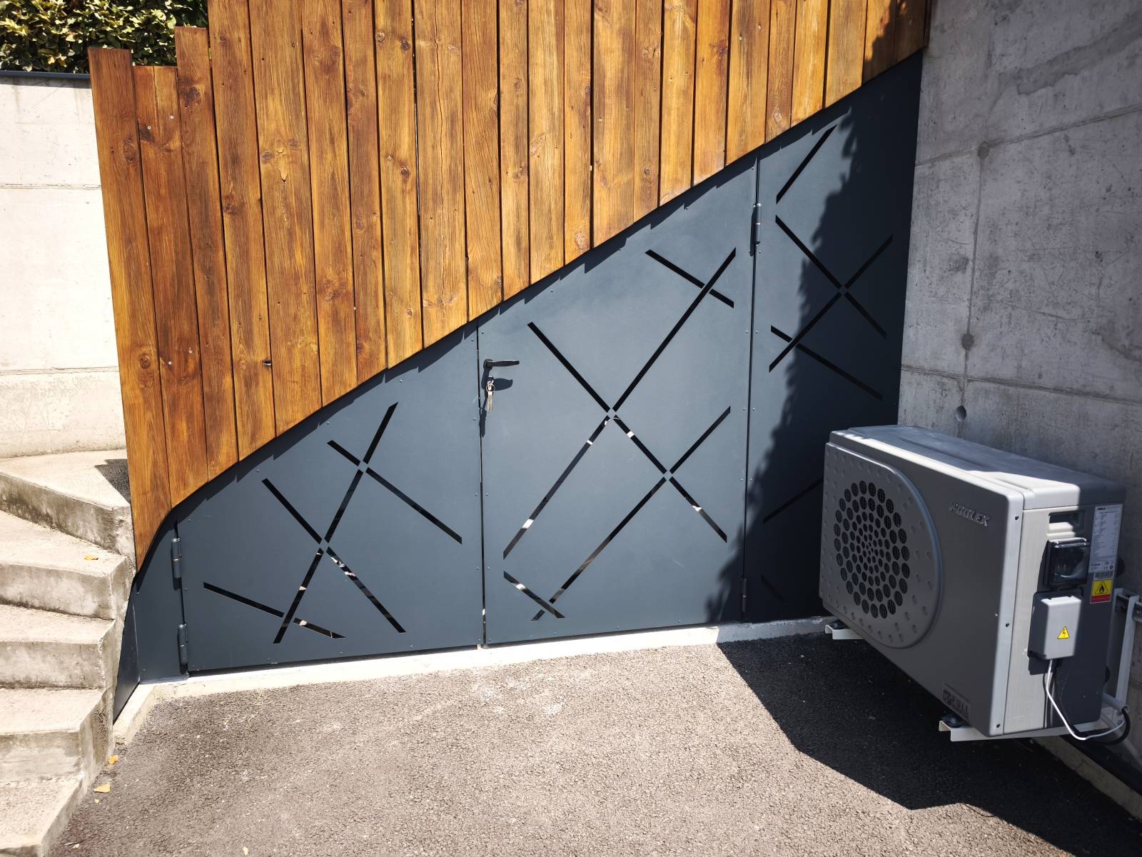 Conception de pergola en acier avec structure résistante et design élégant pour jardins ou terrasses par une entreprise spécialisée Bourg-en-Bresse 01 Ain