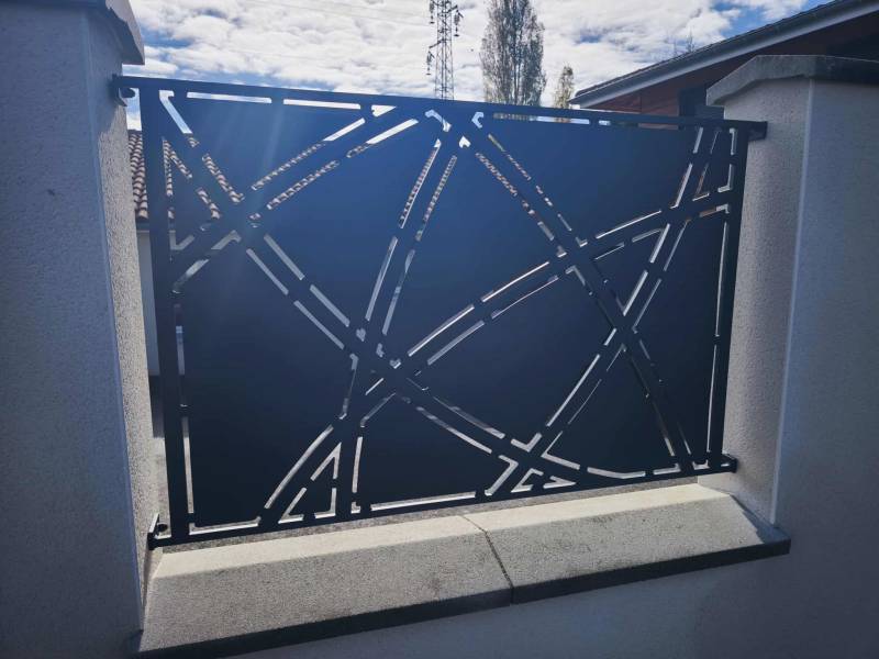 Clôture sur mesure à Montluel (01120) – Réalisation Steel Fermeture