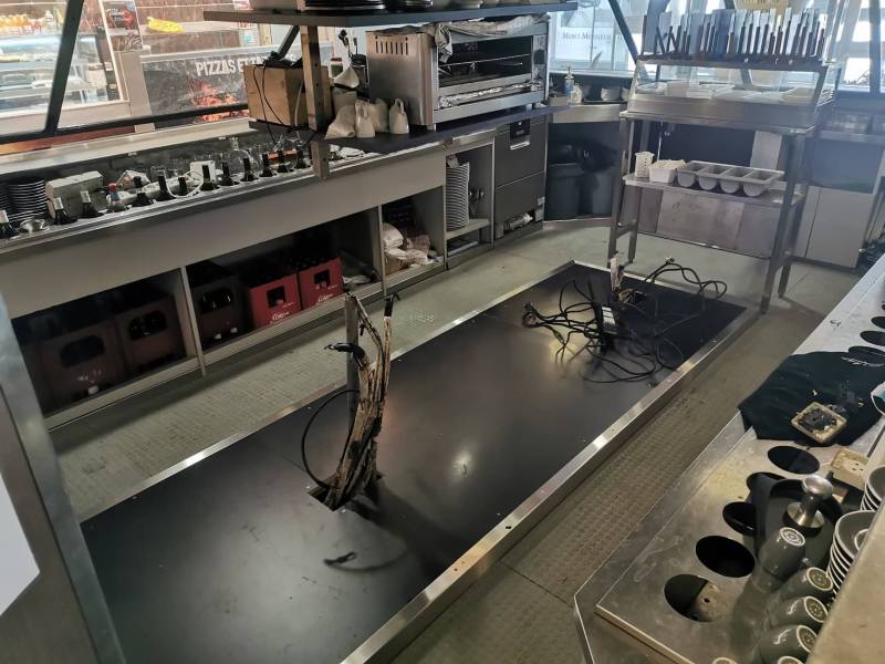 Remplacement d'un platelage, plancher et de sa structure dans un bar à Lyon et la région de Meximieux