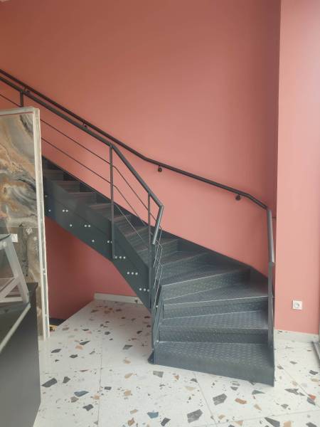 Escalier sur mesure aux norme ERP sur Villeurbanne.