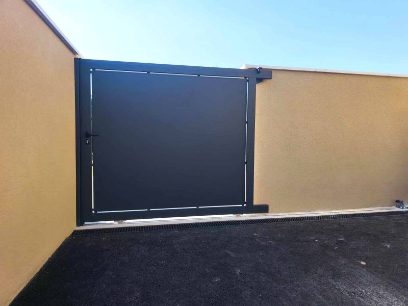 Fabrication sur mesure d'un portail et portillon coulissants à Genay (69730) Rhône-Alpes