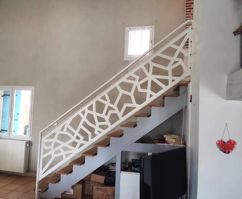 Garde-corps rampant sur mesure sur la commune de Leyment proche Ambérieu-en-Bugey