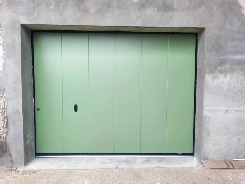 Réalisation de portes métalliques sur mesure et porte sectionnelle – Est lyonnais, Rhône (69)