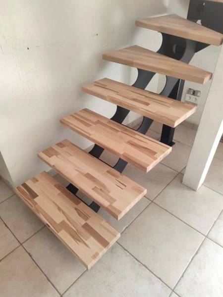 Création d'un escalier pour accès à une mezzanine à Saint Jean de Niost proche Ambérieu-en-Bugey