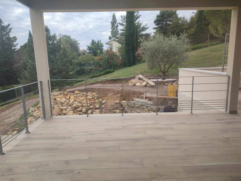Fabrication et pose de garde-corps sur mesure à Albigny-sur-Saône proche de Neuville-sur-Saône 69250
