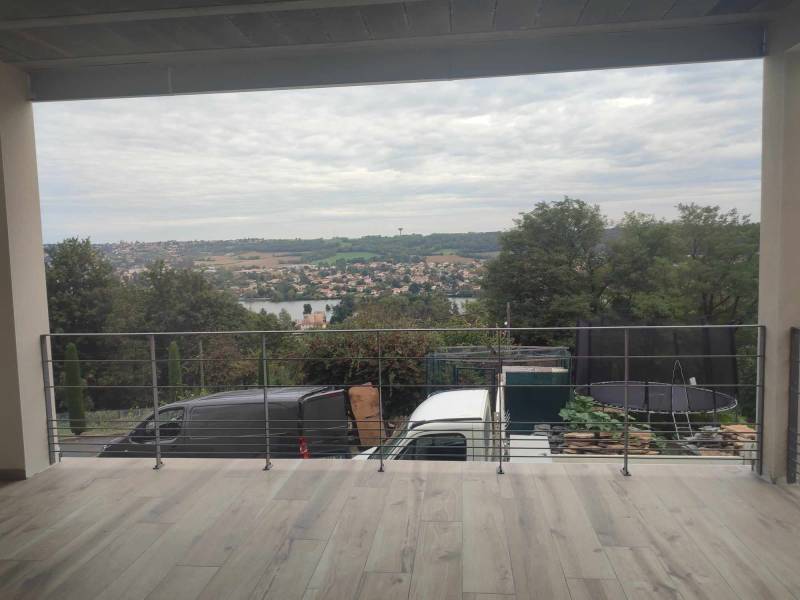 Fabrication et pose de garde-corps sur mesure à Albigny-sur-Saône proche de Neuville-sur-Saône 69250