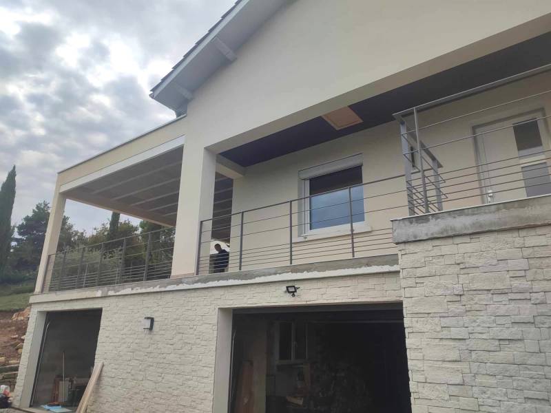 Fabrication et pose de garde-corps sur mesure à Albigny-sur-Saône proche de Neuville-sur-Saône 69250