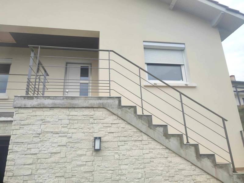 Fabrication et pose de garde-corps sur mesure à Albigny-sur-Saône proche de Neuville-sur-Saône 69250