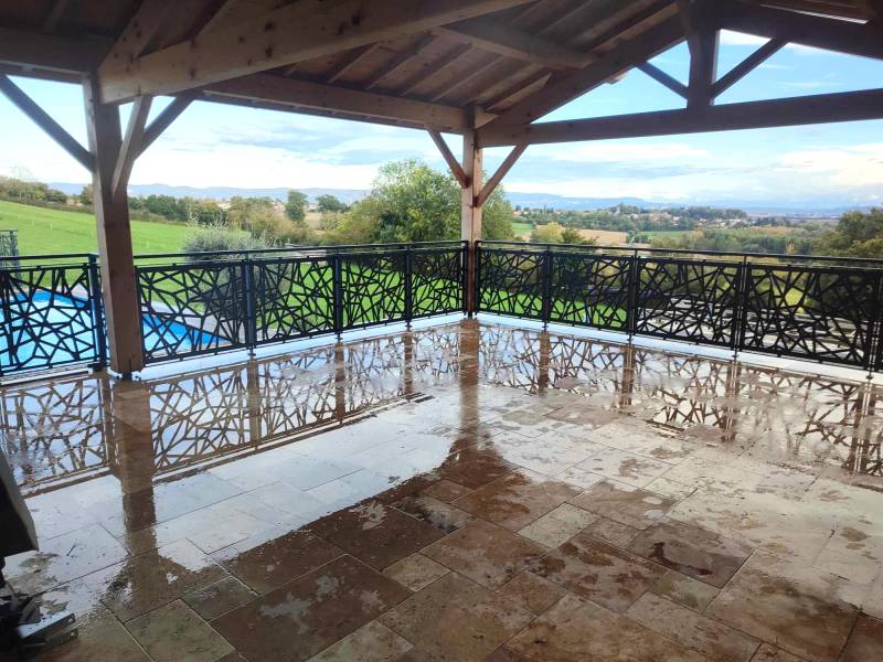 Fabrication et pose de garde-corps sur la commune de Villieu-Loyes-Mollon proche Meximieux 01800