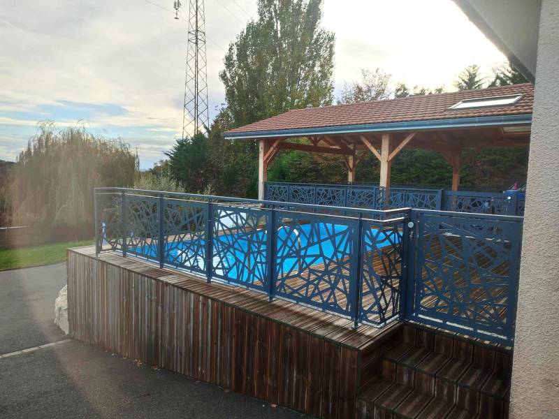 Fabrication et pose de garde-corps sur la commune de Villieu-Loyes-Mollon proche Meximieux 01800