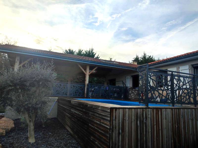 Fabrication et pose de garde-corps sur la commune de Villieu-Loyes-Mollon proche Meximieux 01800