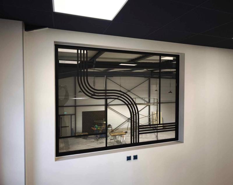 Verrière sur mesure design découpe laser sur la commune de la Boisse 01049