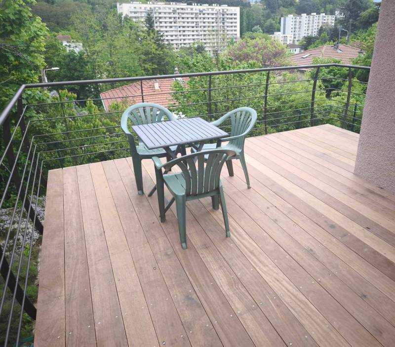 Devis, conception, fabrication et pose d'une terrasse surelevé acier et bois exotique Cumaru sur Lyon 9 69009