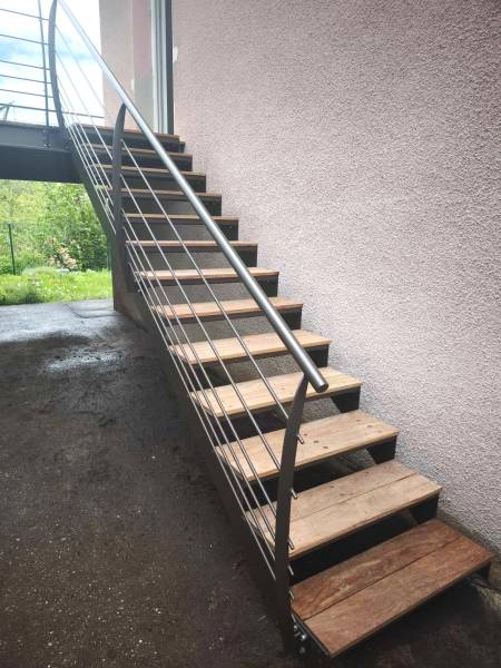 Escalier sur mesure acier et bois 