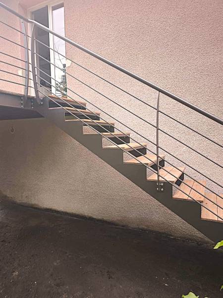 Devis, conception, fabrication et pose d'une terrasse surelevé acier et bois exotique Cumaru sur Lyon 9 69009