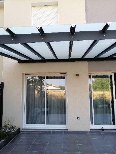 Réalisation d'aménagement extérieur sur mesure en acier ou métal pour maison à Meximieux, Bourg-en-Bresse et région Lyonnaise