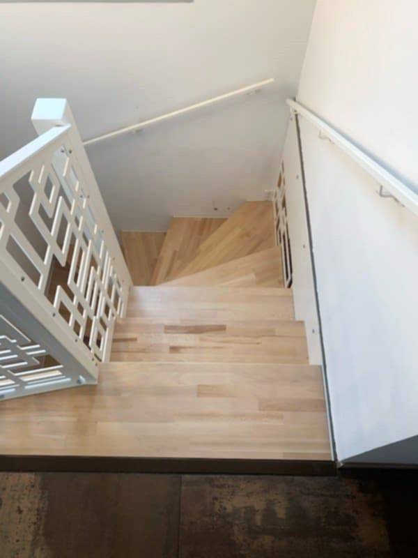 Fabrication et pose d'un escalier double quart tournant acier sur mesure à LYON proche Villeurbanne