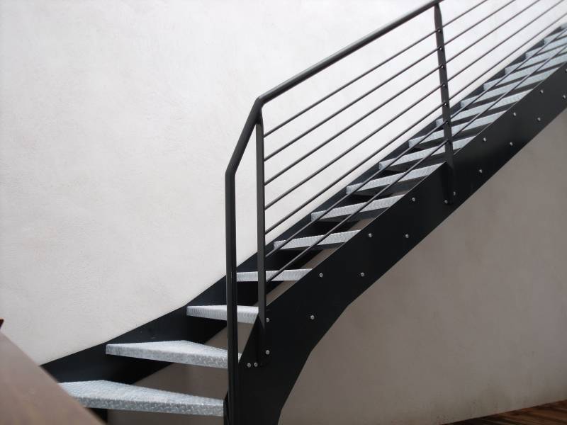 Escalier sur mesure type industriel sur la commune de Jons 69330