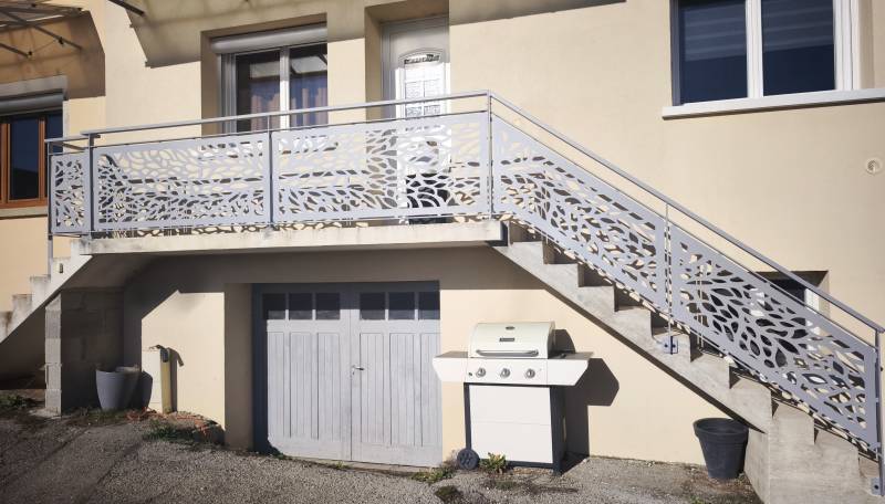 Garde-corps acier sur mesure à Villieu (01800) – Métallerie Steel Fermeture