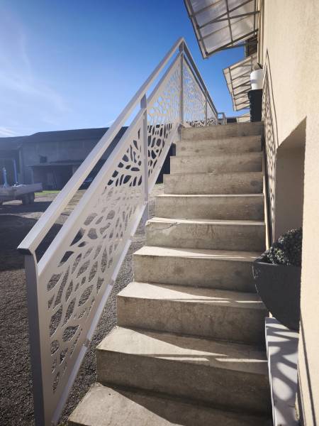 Garde-corps acier sur mesure à Villieu (01800) – Métallerie Steel Fermeture