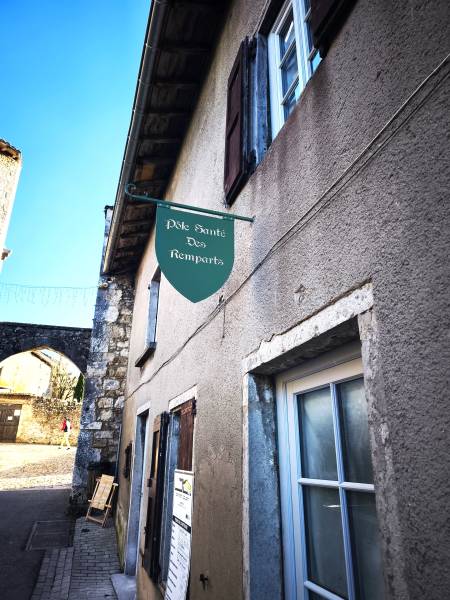 Fabrication d’enseigne métallique sur mesure à Pérouges (01800) – Métallerie Steel Fermeture à Meximieux