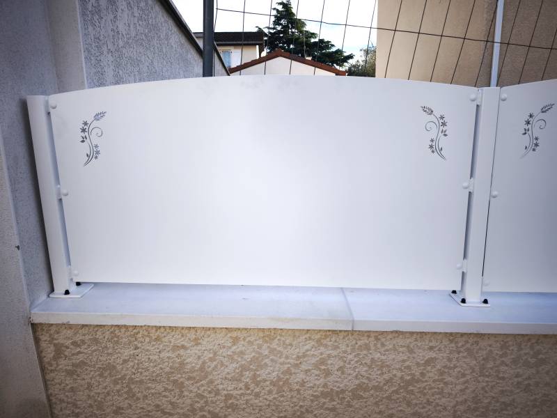 Brise vue cintré sur mesure sur la commune de Janneyrias 38280