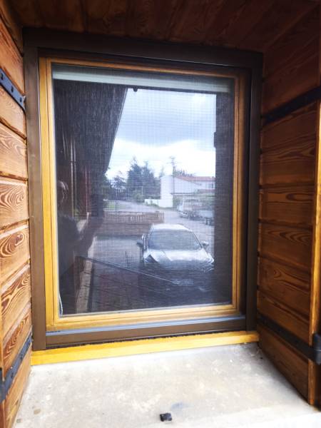 Installation de moustiquaires sur mesure à Bûchin (01800) – Protection anti-insectes par votre spécialiste à Meximieux