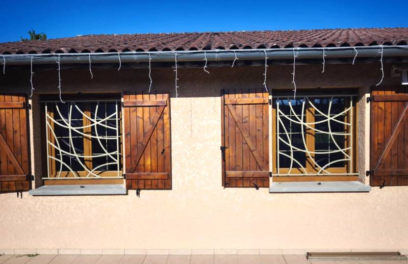 Fabrication et pose de grilles décoratives en acier découpé laser à Villieu (01800)