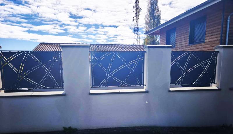 Clôture sur mesure à Montluel (01120) – Réalisation Steel Fermeture