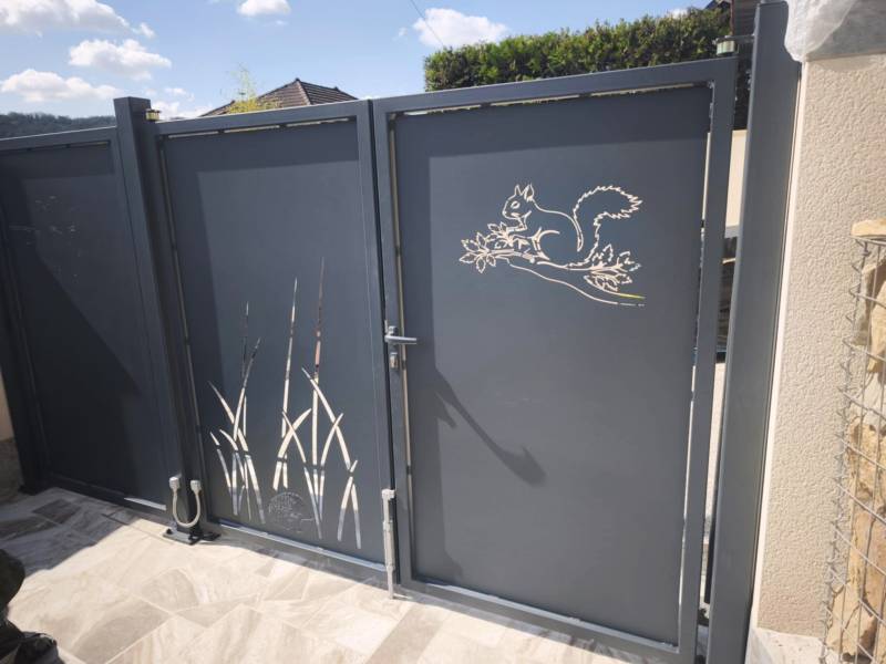 Fabrication et conception sur mesure portail acier à SAULT-BRÉNAZ 01150 proche Ambérieu-en-Bugey