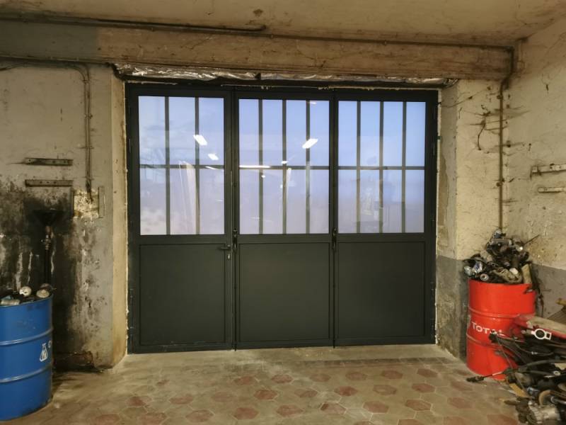 Fabrication, fourniture et remplacement d'un portail battant acier verre sur la commune de Montluel 01120